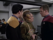 extant_StarTrek_VOY_6x11-FairHaven_01648.jpg