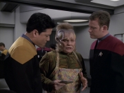 extant_StarTrek_VOY_6x11-FairHaven_01652.jpg