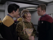 extant_StarTrek_VOY_6x11-FairHaven_01667.jpg