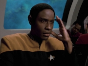 extant_StarTrek_VOY_6x11-FairHaven_01668.jpg