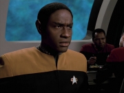 extant_StarTrek_VOY_6x11-FairHaven_01676.jpg