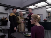 extant_StarTrek_VOY_6x11-FairHaven_01683.jpg