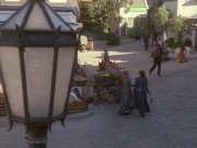 extant_StarTrek_VOY_6x11-FairHaven_01685.jpg
