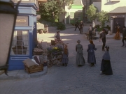 extant_StarTrek_VOY_6x11-FairHaven_01687.jpg
