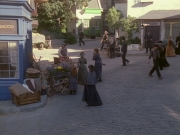extant_StarTrek_VOY_6x11-FairHaven_01689.jpg