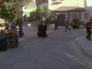 extant_StarTrek_VOY_6x11-FairHaven_01693.jpg