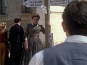 extant_StarTrek_VOY_6x11-FairHaven_01749.jpg