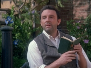 extant_StarTrek_VOY_6x11-FairHaven_01754.jpg
