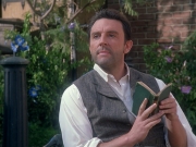 extant_StarTrek_VOY_6x11-FairHaven_01755.jpg