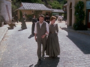 extant_StarTrek_VOY_6x11-FairHaven_01916.jpg