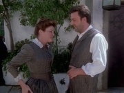 extant_StarTrek_VOY_6x11-FairHaven_01938.jpg