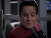 extant_StarTrek_VOY_6x11-FairHaven_02078.jpg