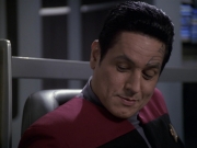 extant_StarTrek_VOY_6x11-FairHaven_02093.jpg