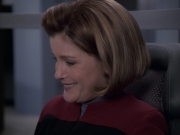 extant_StarTrek_VOY_6x11-FairHaven_02094.jpg