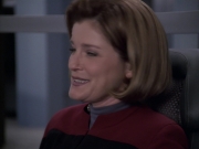 extant_StarTrek_VOY_6x11-FairHaven_02095.jpg