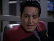 extant_StarTrek_VOY_6x11-FairHaven_02100.jpg