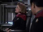 extant_StarTrek_VOY_6x11-FairHaven_02105.jpg
