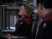extant_StarTrek_VOY_6x11-FairHaven_02106.jpg