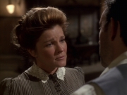 extant_StarTrek_VOY_6x11-FairHaven_02266.jpg