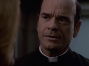 extant_StarTrek_VOY_6x11-FairHaven_02928.jpg