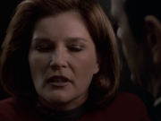 extant_StarTrek_VOY_6x11-FairHaven_02931.jpg