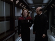 extant_StarTrek_VOY_6x11-FairHaven_02968.jpg