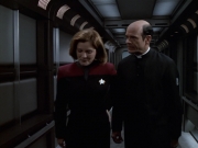 extant_StarTrek_VOY_6x11-FairHaven_02969.jpg