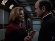 extant_StarTrek_VOY_6x11-FairHaven_02978.jpg