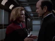 extant_StarTrek_VOY_6x11-FairHaven_02979.jpg