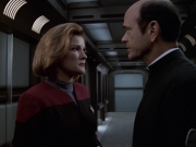 extant_StarTrek_VOY_6x11-FairHaven_02981.jpg