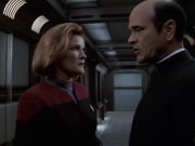 extant_StarTrek_VOY_6x11-FairHaven_02982.jpg