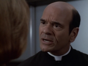 extant_StarTrek_VOY_6x11-FairHaven_02986.jpg