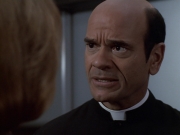 extant_StarTrek_VOY_6x11-FairHaven_02988.jpg