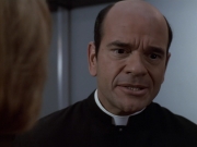 extant_StarTrek_VOY_6x11-FairHaven_02994.jpg