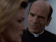 extant_StarTrek_VOY_6x11-FairHaven_03018.jpg