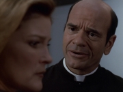 extant_StarTrek_VOY_6x11-FairHaven_03019.jpg