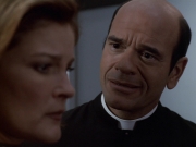 extant_StarTrek_VOY_6x11-FairHaven_03020.jpg