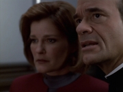 extant_StarTrek_VOY_6x11-FairHaven_03046.jpg