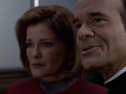 extant_StarTrek_VOY_6x11-FairHaven_03050.jpg