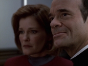 extant_StarTrek_VOY_6x11-FairHaven_03051.jpg