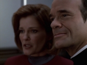 extant_StarTrek_VOY_6x11-FairHaven_03054.jpg