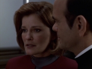 extant_StarTrek_VOY_6x11-FairHaven_03056.jpg