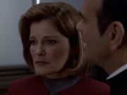 extant_StarTrek_VOY_6x11-FairHaven_03058.jpg