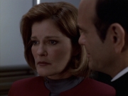 extant_StarTrek_VOY_6x11-FairHaven_03060.jpg