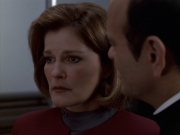 extant_StarTrek_VOY_6x11-FairHaven_03063.jpg