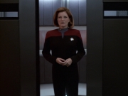 extant_StarTrek_VOY_6x11-FairHaven_03079.jpg