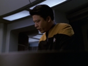 extant_StarTrek_VOY_6x11-FairHaven_03091.jpg