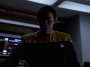 extant_StarTrek_VOY_6x11-FairHaven_03135.jpg