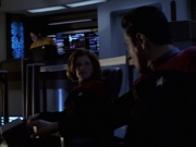 extant_StarTrek_VOY_6x11-FairHaven_03146.jpg