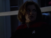 extant_StarTrek_VOY_6x11-FairHaven_03160.jpg